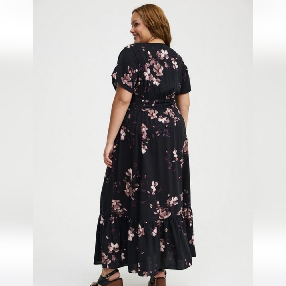 New Torrid 1X(14/16) Y-Neck Smocked Waist Flutter Sleeve Maxi Dress-Black Floral - Picture 6 of 9